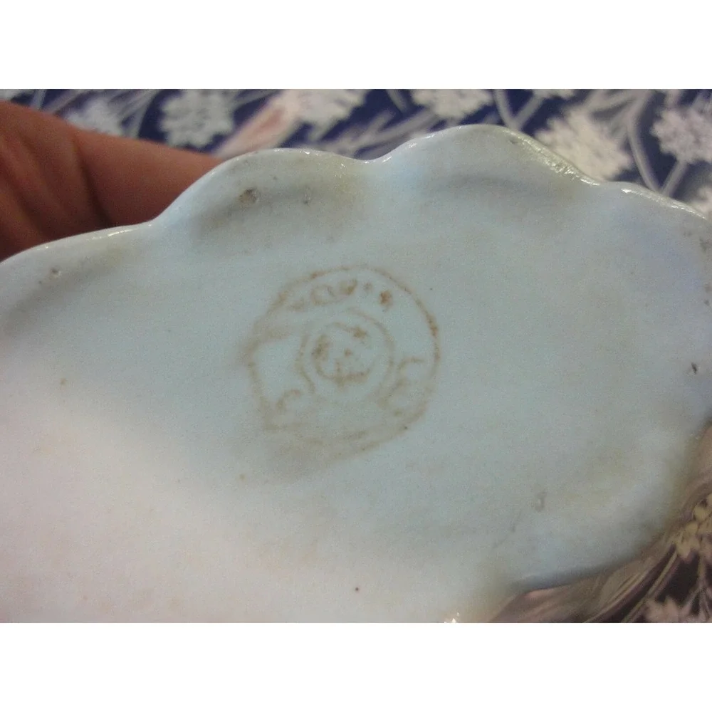 Estate find vintage gravy boat bowl with handle blue white flowers scroll work‎